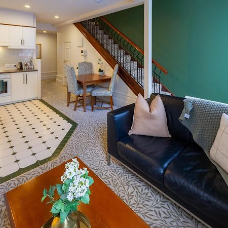 Beauty In The Cbd - 1Bed Free Parking Pool Apartment Крайстчърч Екстериор снимка