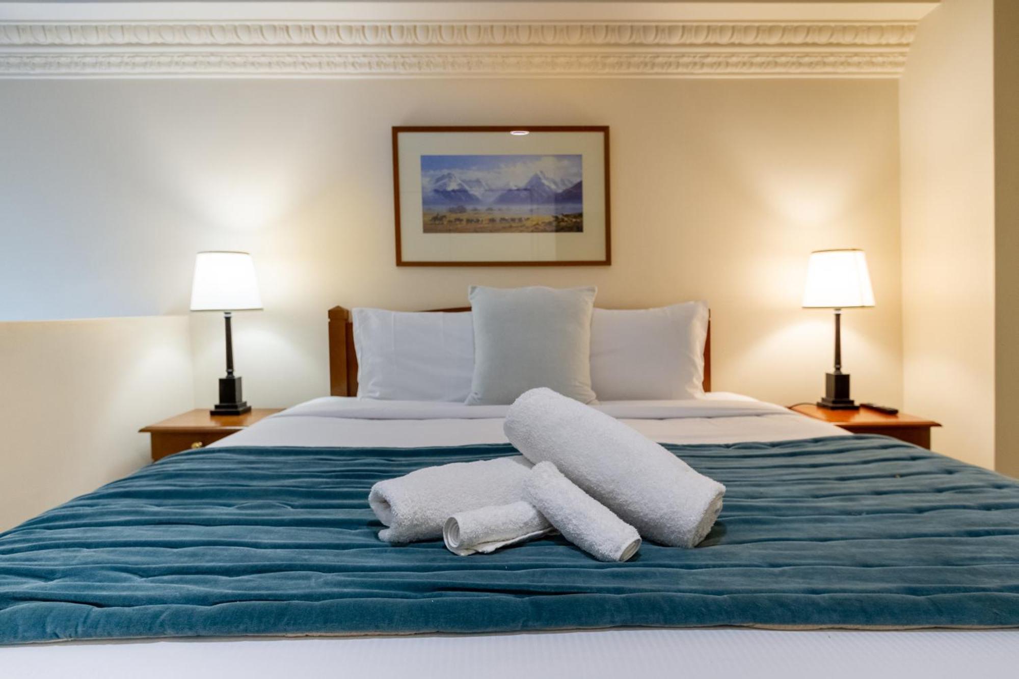 Beauty In The Cbd - 1Bed Free Parking Pool Apartment Крайстчърч Екстериор снимка