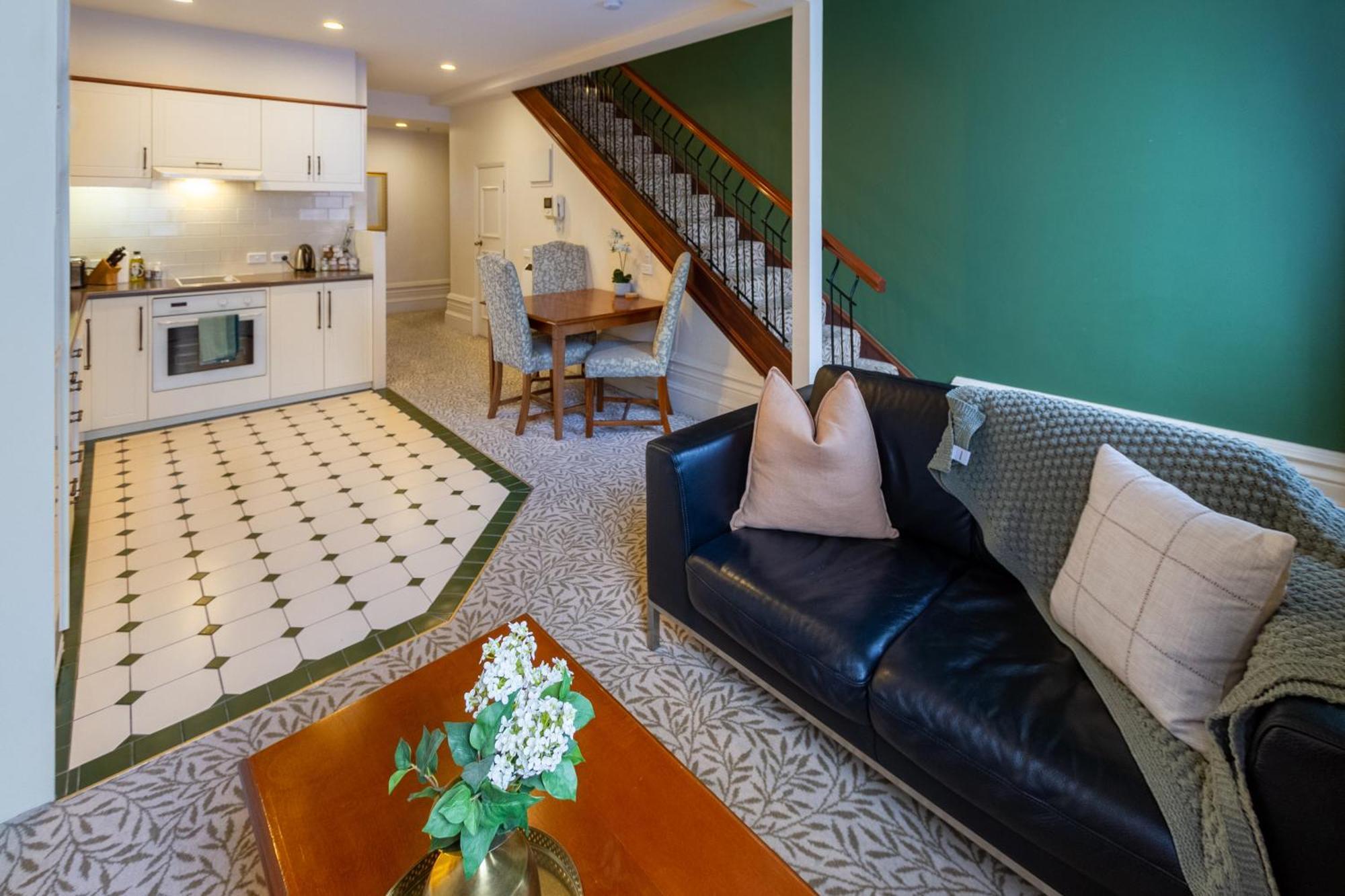 Beauty In The Cbd - 1Bed Free Parking Pool Apartment Крайстчърч Екстериор снимка