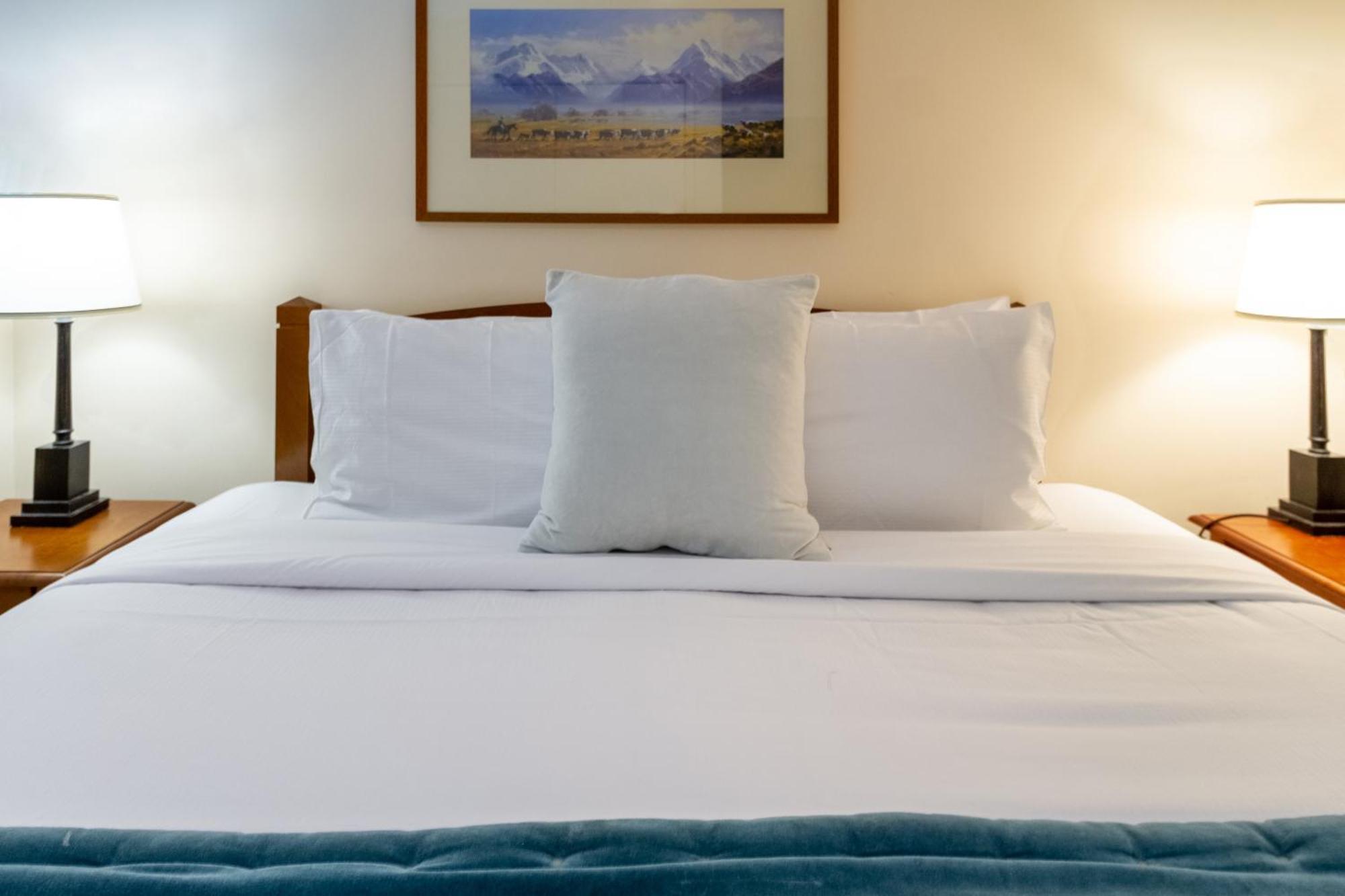 Beauty In The Cbd - 1Bed Free Parking Pool Apartment Крайстчърч Екстериор снимка