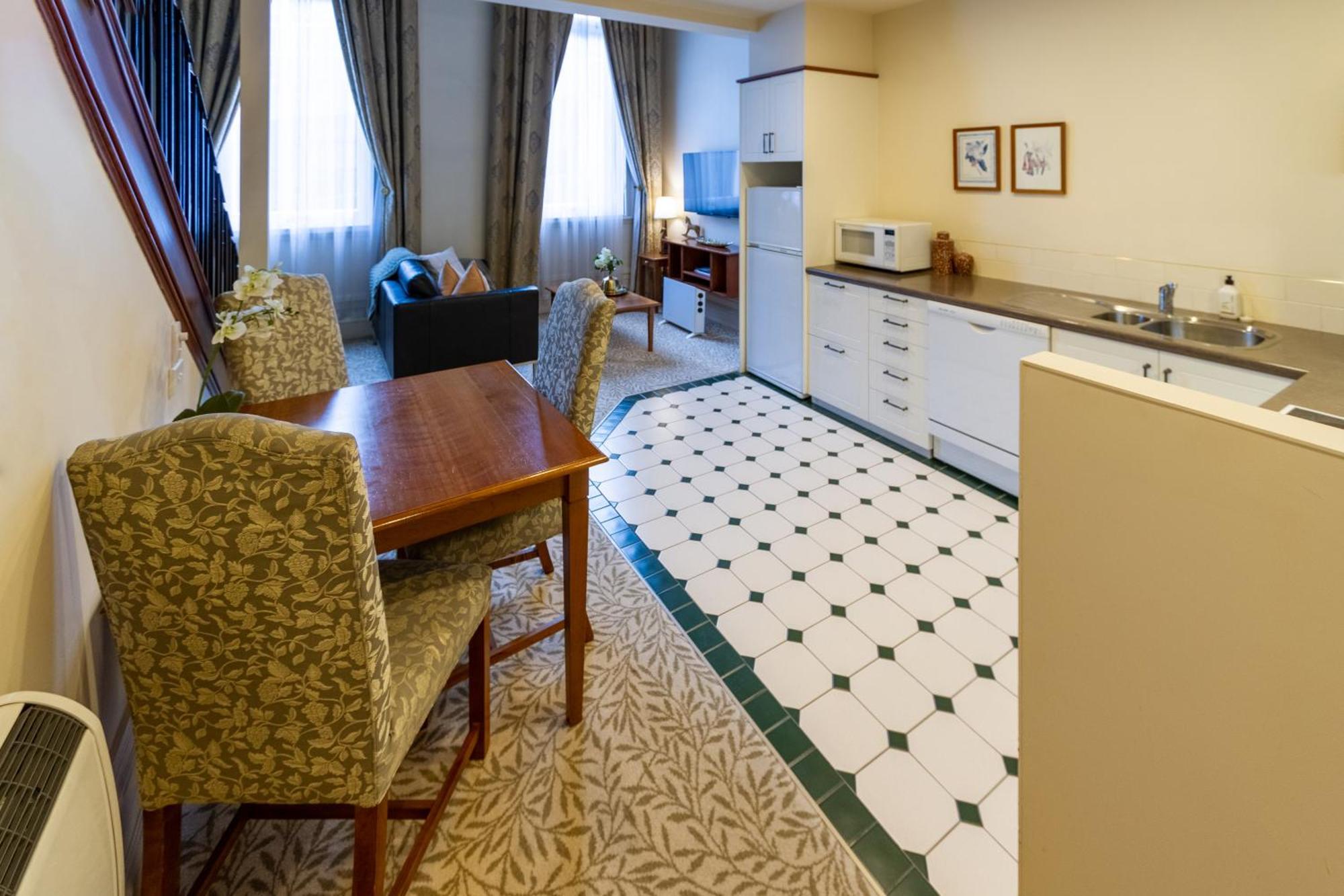 Beauty In The Cbd - 1Bed Free Parking Pool Apartment Крайстчърч Екстериор снимка